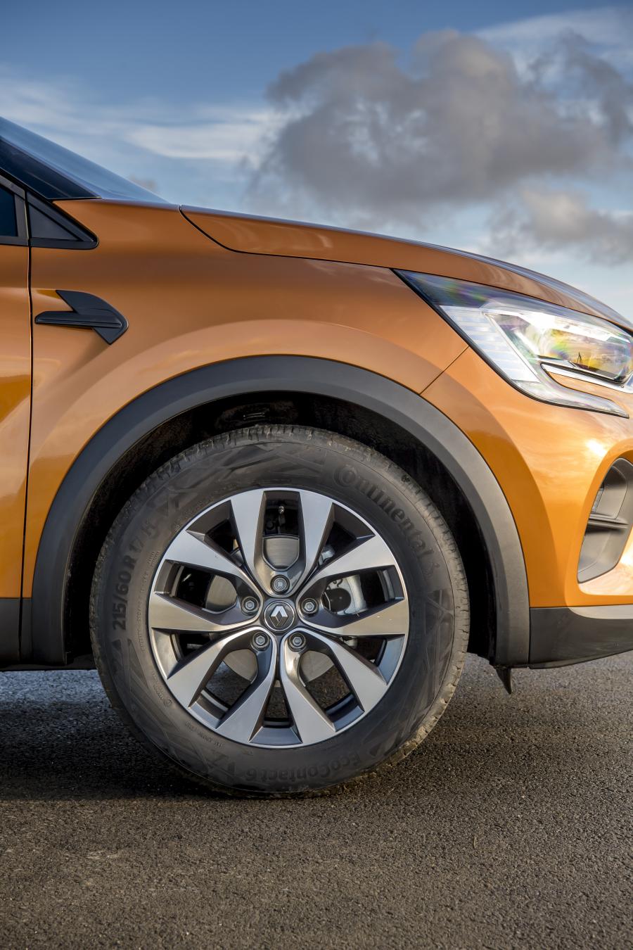 Колеса Renault Captur Iconic 2019 года  (UK) (фото 6 из 40)